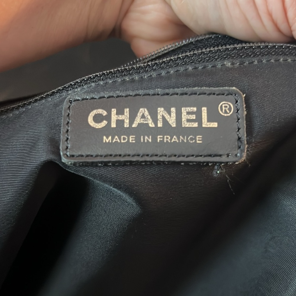 Chanel travel line tote MM Bag - Picture 12 of 14